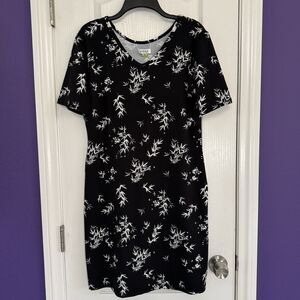 Serra Black Floral V-Neck 3/4 Sleeve Stretch Lounge Dress Women’s Size Medium